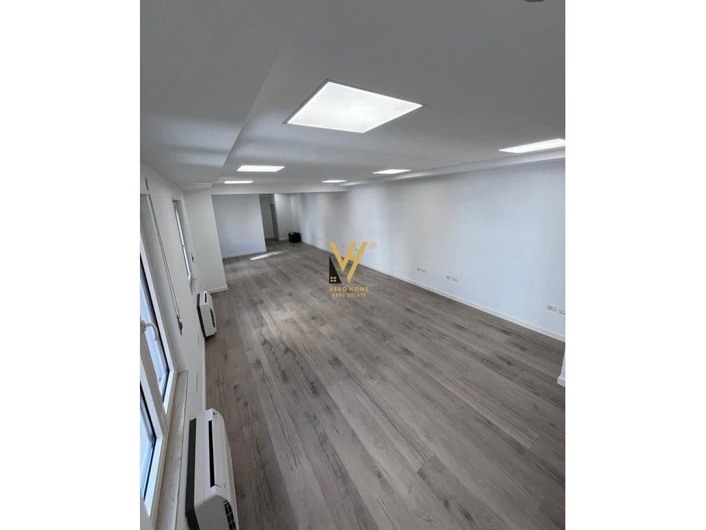 JEPET ZYRE 95 M2 ME QIRA NE ISH BLLOK 1.650 EURO