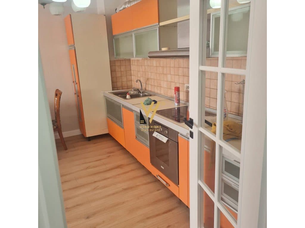 JEPET APARTAMENT 2+1+2+BLK ME QERA TE 21 DHJETORI 70.000 LEKE 2