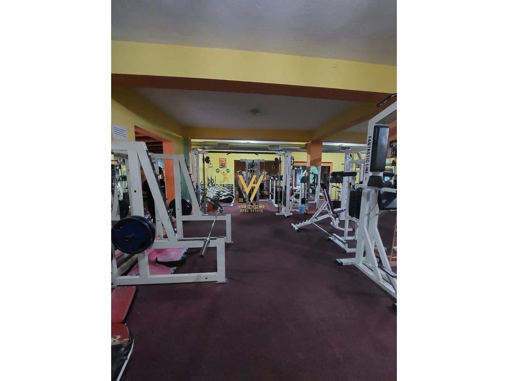 JEPET AMBIENT BIZNESI 205 M2 ME QERA NE ALI DEM 80.000 LEKE