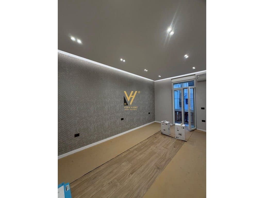JEPET ZYRE 40 M2 ME QIRA TEK ISH EKSPOZITA 60.000 LEKE