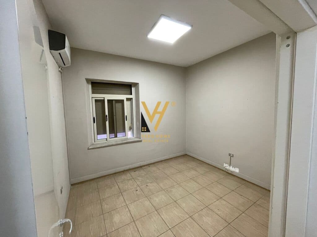 Jepet Zyre me qera ne Bllok 140 m2