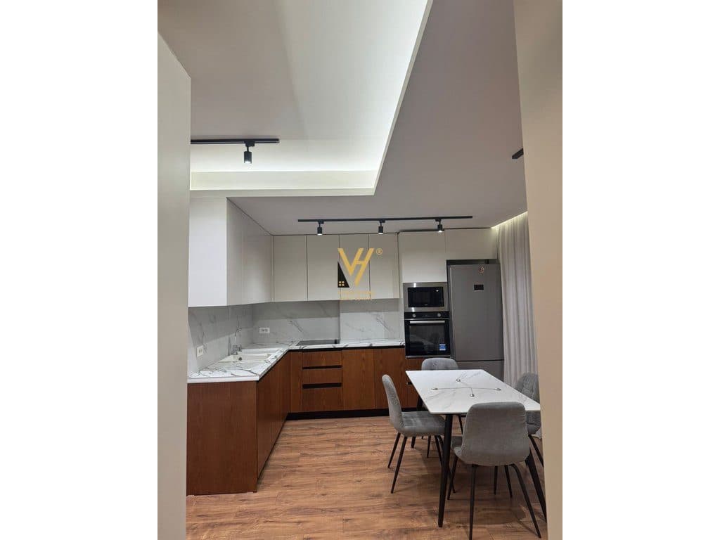 JEPET APARTAMENT 2+1+2+BLK ME QERA TE NENKALIMI I KRISTAL CENTER 800 EURO 3