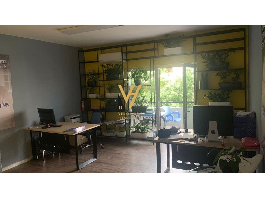 Jepet zyre me qera te Rruga Sami Frasheri 130 m2
