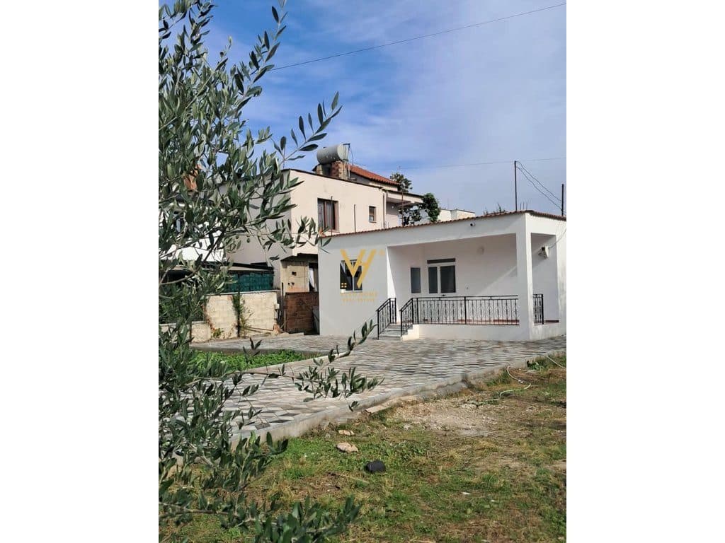 JEPET SHTEPI PRIVATE 2+1 ME QIRA NE SAUK 60.000 LEKE