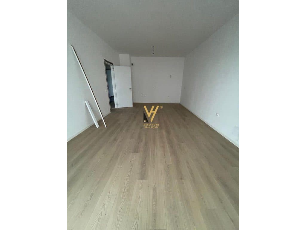 JEPET ZYRE 130 M2 ME QIRA TE FARMACIA 10 – 800 EURO 2