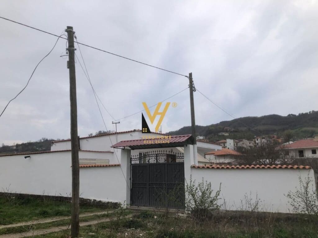 Shitet shtepi private ne Kombinat 145 m2