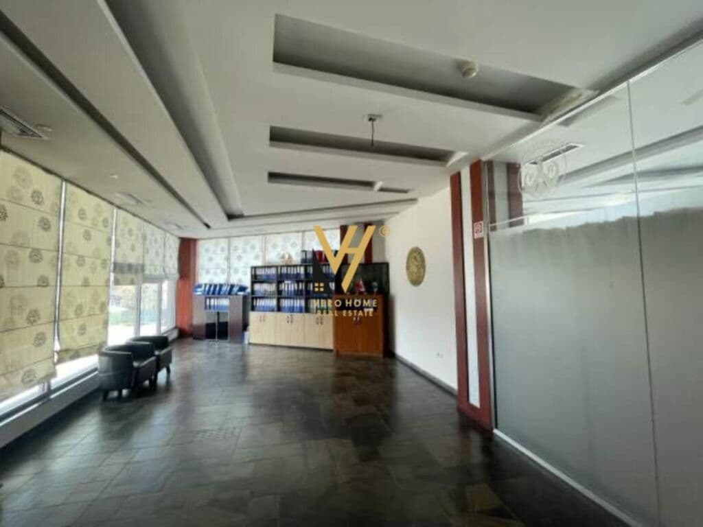 Jepet ambjent biznesi me qera pran Top Channel 450 m2 2