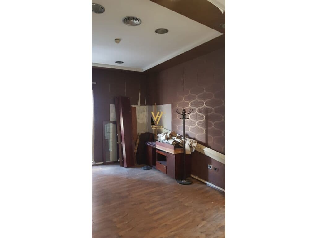 Shitet Ambient Biznesi te Rruga e Barrikadave 28 m2 3