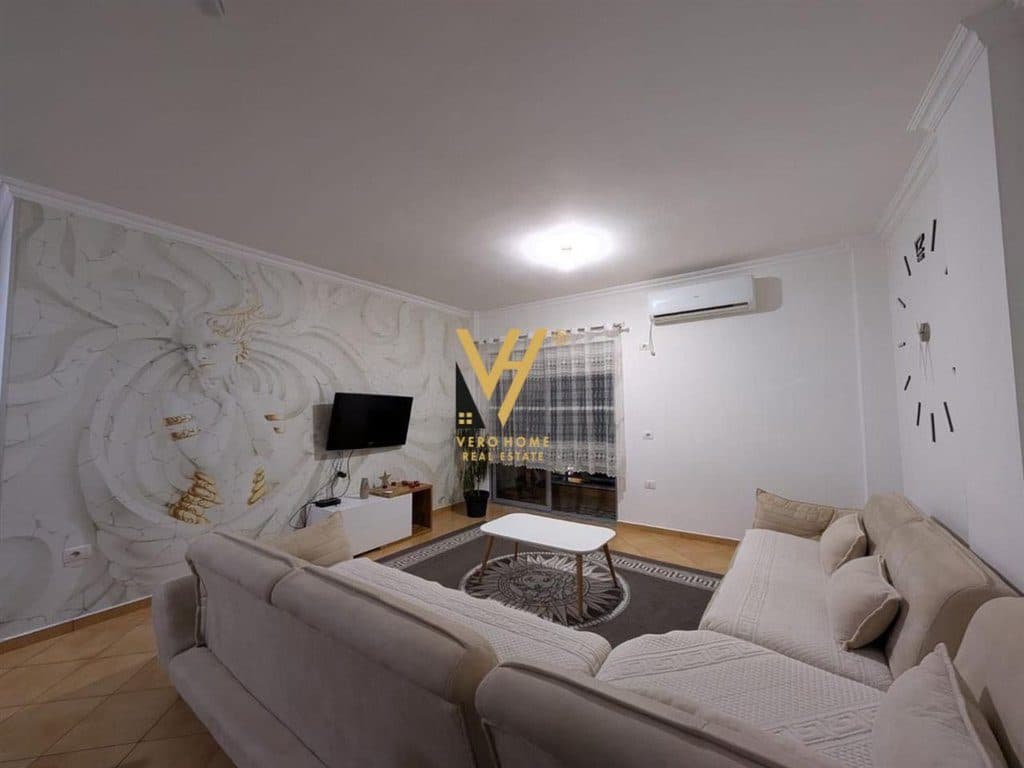 JEPET APARTAMENT 2+1+BLK ME QERA TE FRESKU 450 EURO