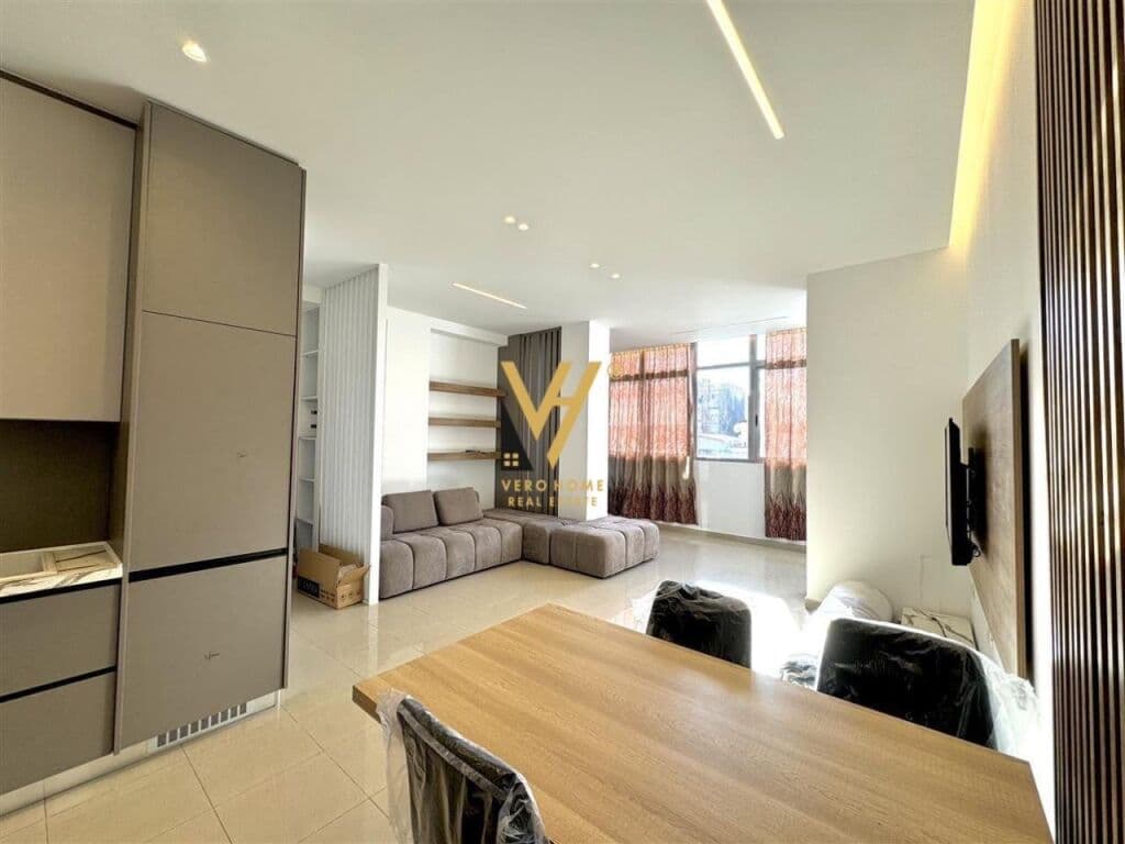 Jepet Apartament 2+1+ballkon me qera te Rruga Ferit Xhajko 115 m2 3