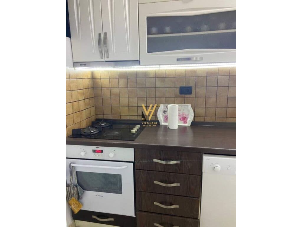 Jepet Apartament 2+1+ballkon me qera te Shkolla Harry Fultz 72 m2 2