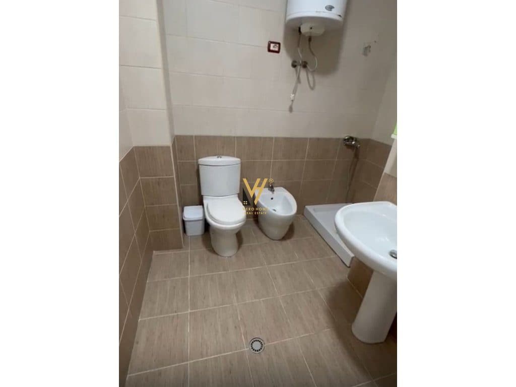 JEPET APARTAMENT 2+1+2 ME QERA NE ASTIR 50.000 LEKE 4