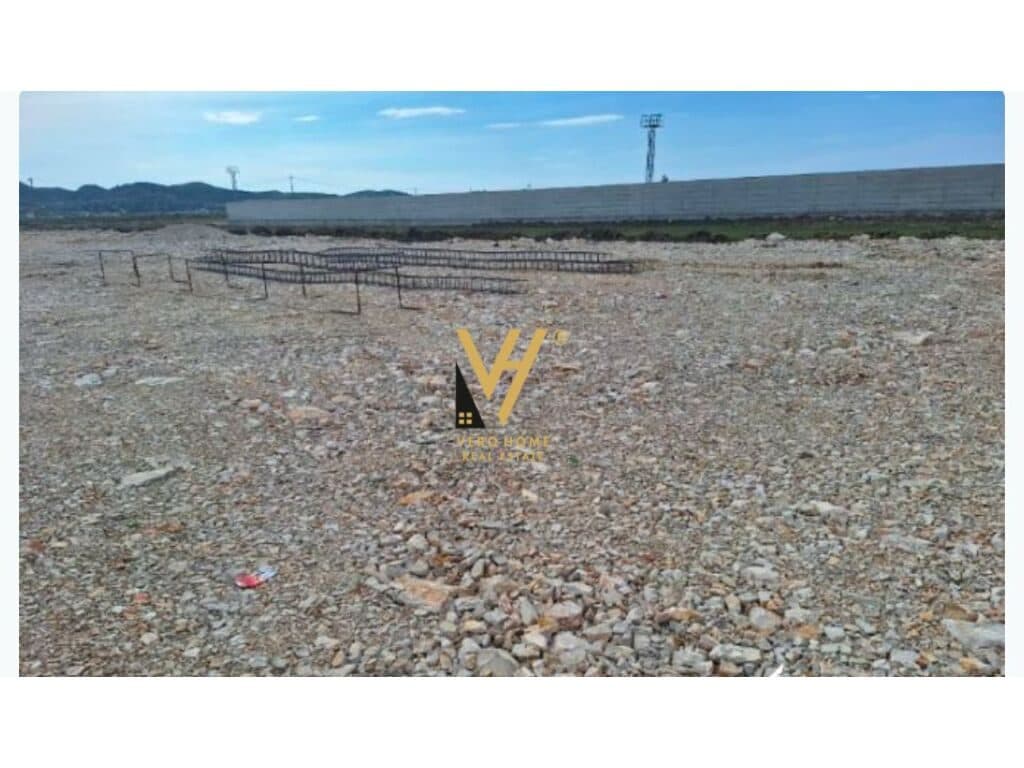 JEPET TOKE 4.000 M2 ME QERA NE SPITALLE 2.000 EURO
