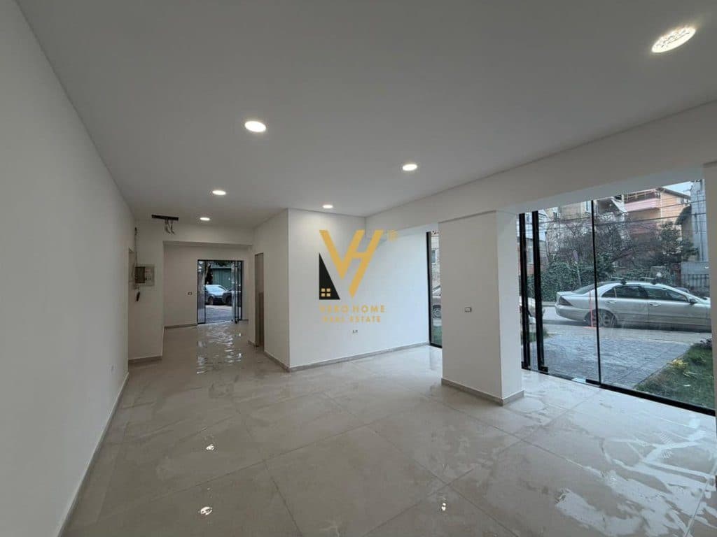 JEPET DYQAN 52 M2 ME QERA NE XHAMLLIK 1.000 EURO