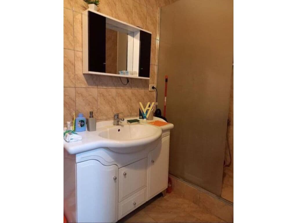 Shitet Apartament 1+1+ballkon te 21 Dhjetori 62 m2 2