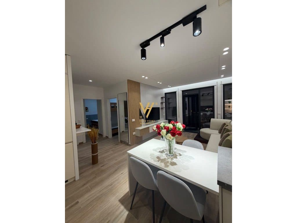 JEPET APARTAMENT 2+1 ME QERA TE SELVIA 75.000 LEKE 3