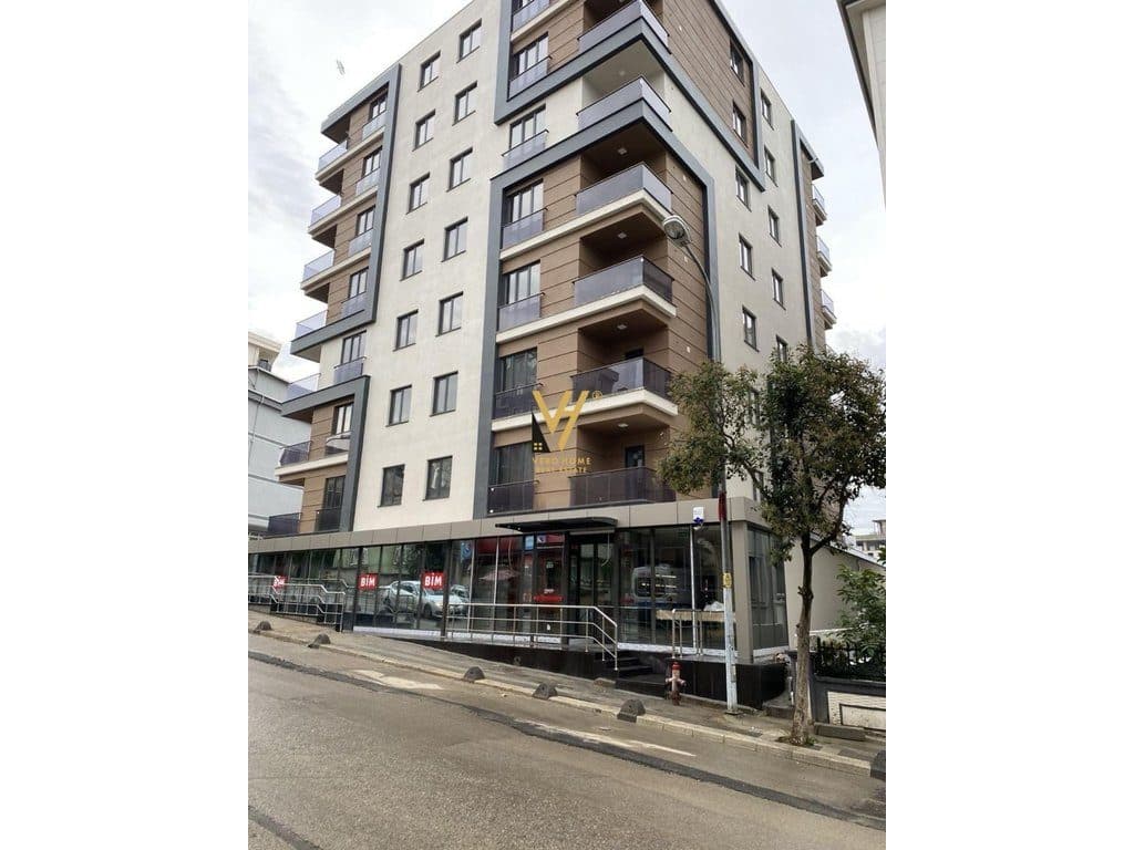 JEPET GODINE BIZNESI 1.600 M2 ME QIRA NE LAPRAKE 16.000 EURO