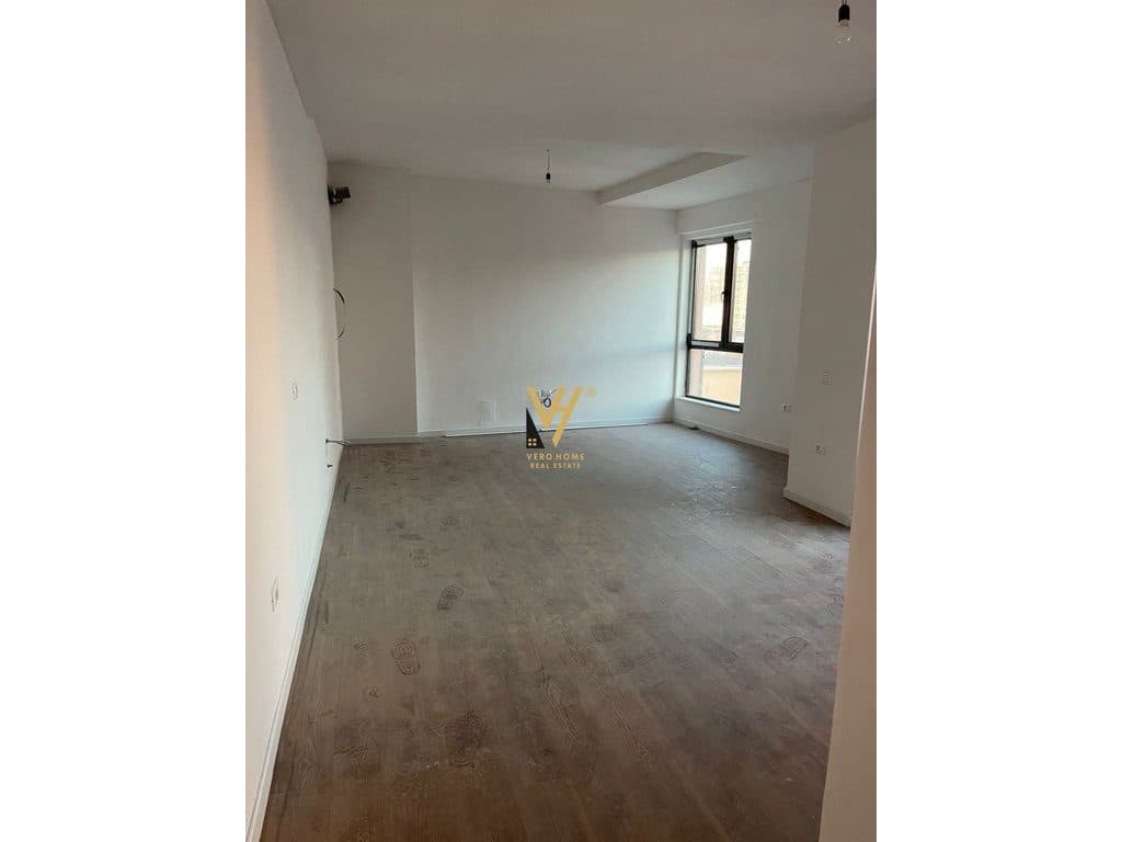JEPET ZYRE 90 M2 ME QIRA TE MYSLYM SHYRI 800 EURO