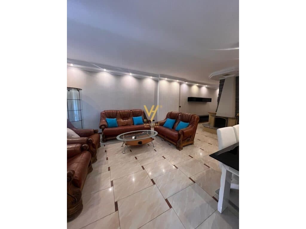 Jepet Apartament 2+1+2+ballkon me qera te Ish Ekspozita Sot 122 m2