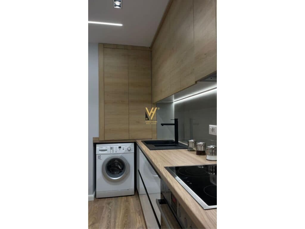 Shitet Apartament 1+1+ballkon te Rruga Abdyl Frasheri , Blloku 70 m2 3