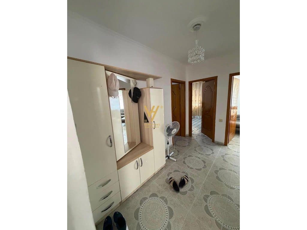 SHITET APARTAMENT 1+1+VERANDE NE FIER 5.400.000 LEKE 4