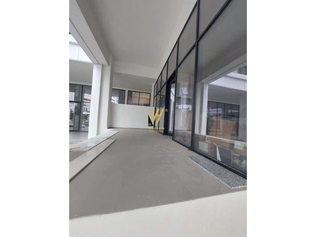 JEPET DYQAN 100 M2 ME QERA TE KOMUNA PARISIT 2.500 EURO 3