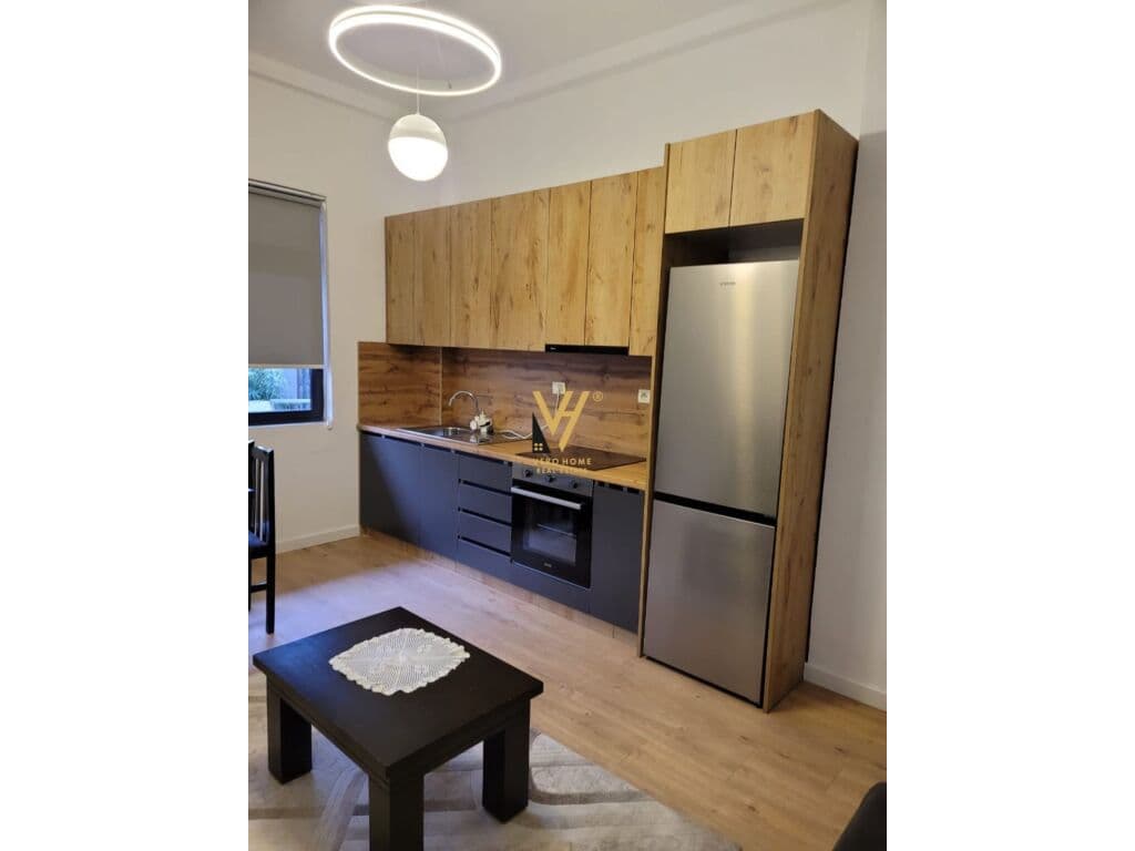 Jepet Apartament 1+1 me qera ne Qender te Tiranes 60 m2 3