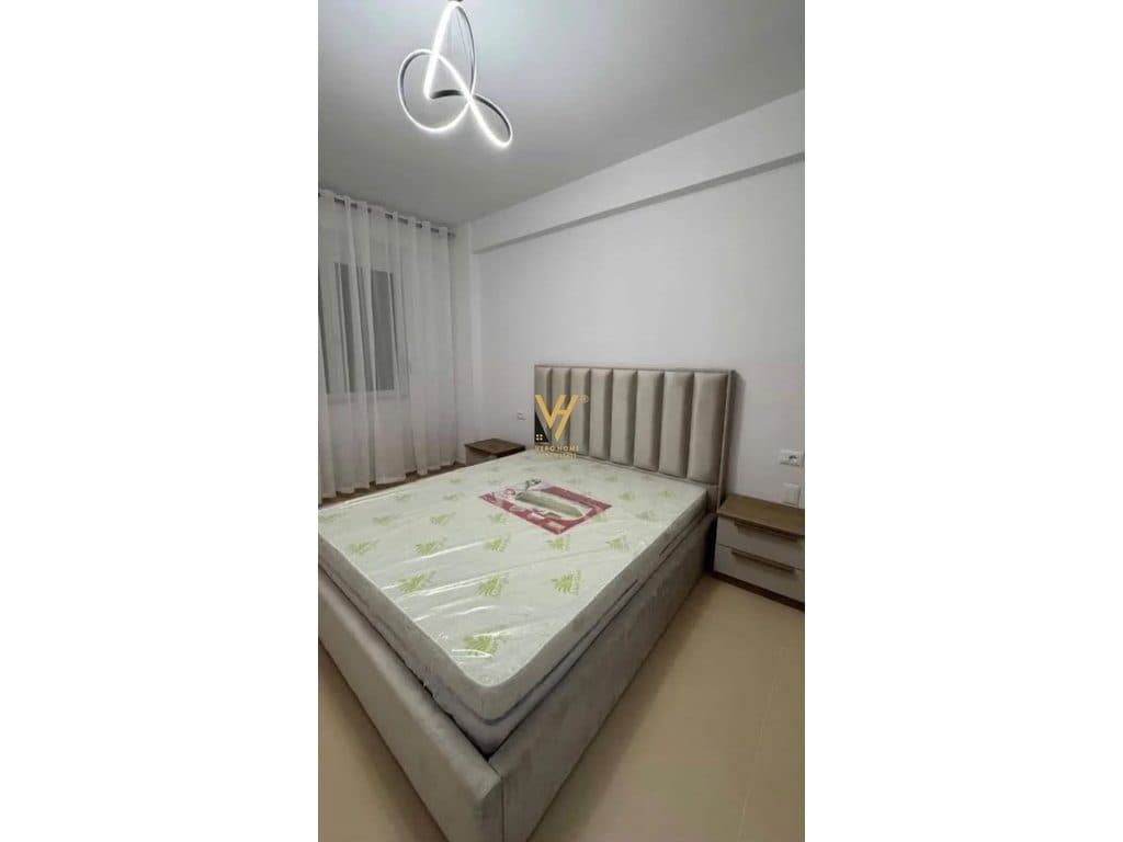 JEPET APARTAMENT 2+1+BLK ME QERA TEK ISH PARKU 700 EURO 4