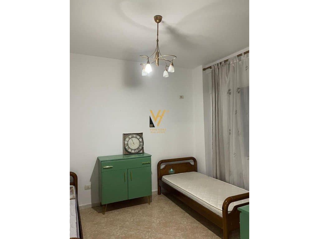 JEPET APARTAMENT 2+1+2+BLK ME QIRA TE KOMUNA E PARISIT 68.000 LEKE 4