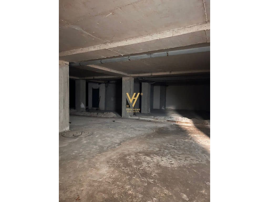 JEPET AMBIENT BIZNESI 420 M2 ME QERA TE XHAMLLIKU 1.500 EURO 2