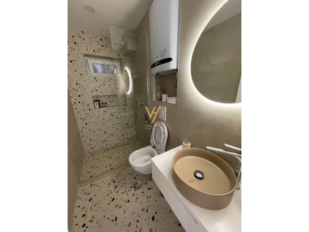 Jepet Apartament 2+1+ballkon me qera te Rruga e Barrikadave 88 m2 3