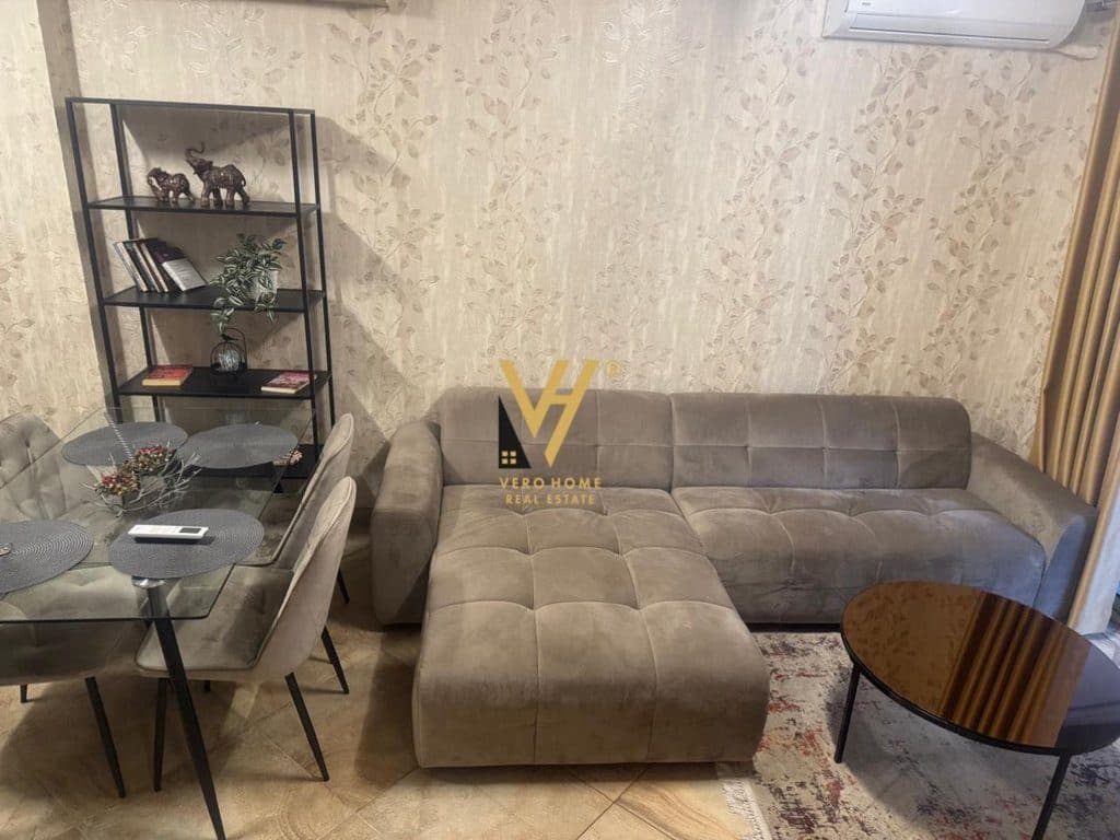 JEPET APARTAMENT 1+1+BLK TE RRUGA E BARRIKADAVE 650 EURO