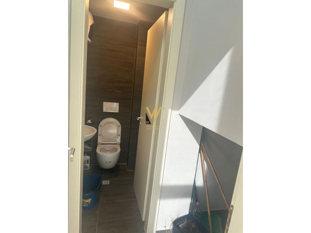 Jepet Zyre me qera te Rruga e Barrikadave 40 m2 2