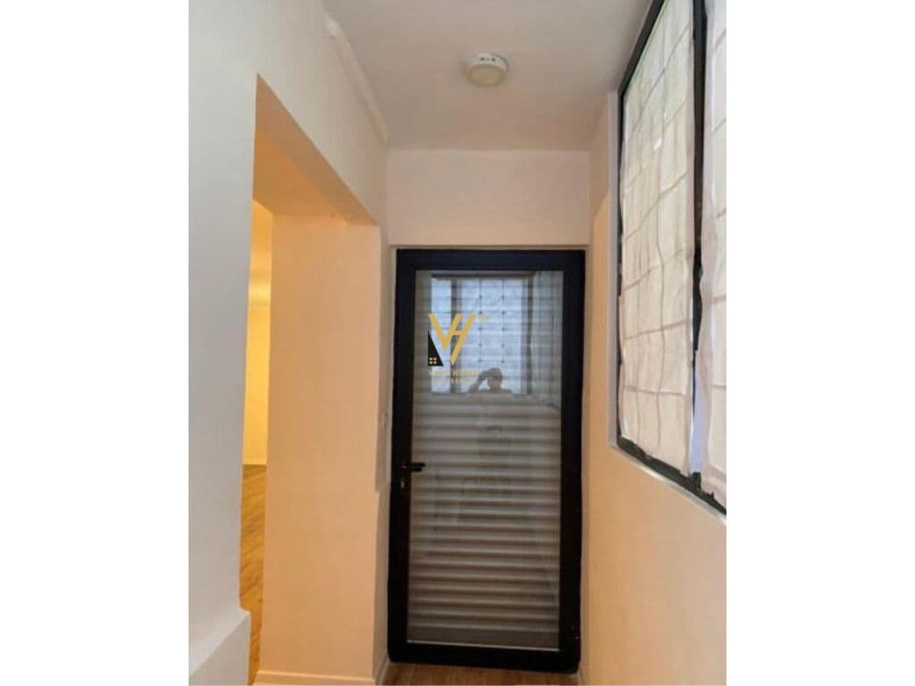 Shitet apartament 1+1 te Rruga e Durresit 84 m2 2