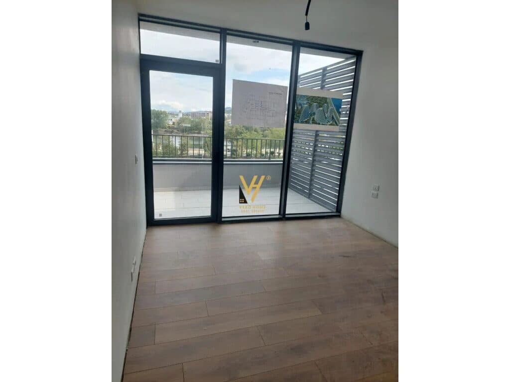 Jepet Apartament 2+1+2+ballkon me qera te LakeView 150 m2