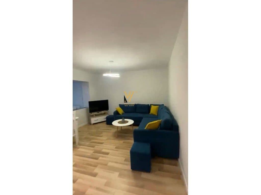 JEPET APARTAMENT 1+1+BLK ME QERA NE QENDER 55.000 LEKE