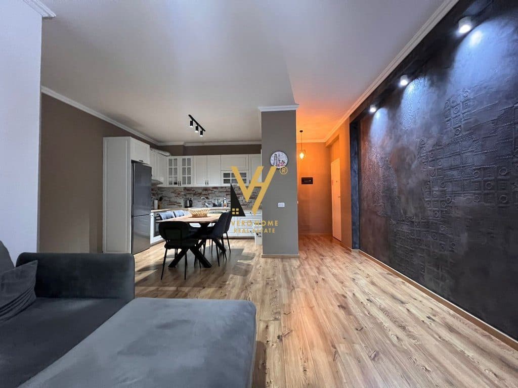 JEPET APARTAMENT 2+1+BLK ME QERA TE KOPESHTI BOTANIK 1.000 EURO 3