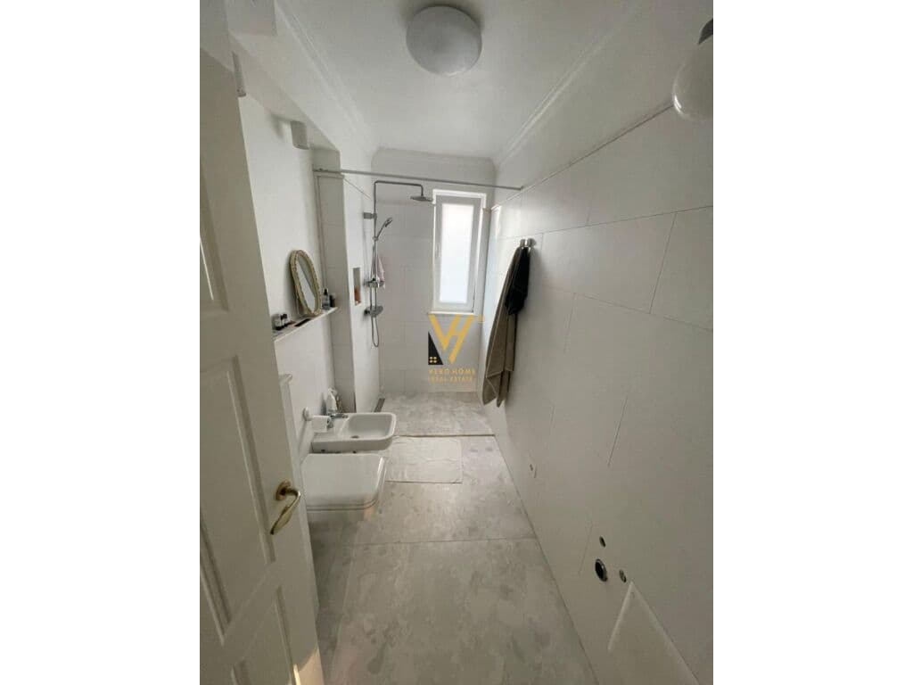 Jepet Apartament 2+1+ballkon me qera ne Bllok 100 m2 2