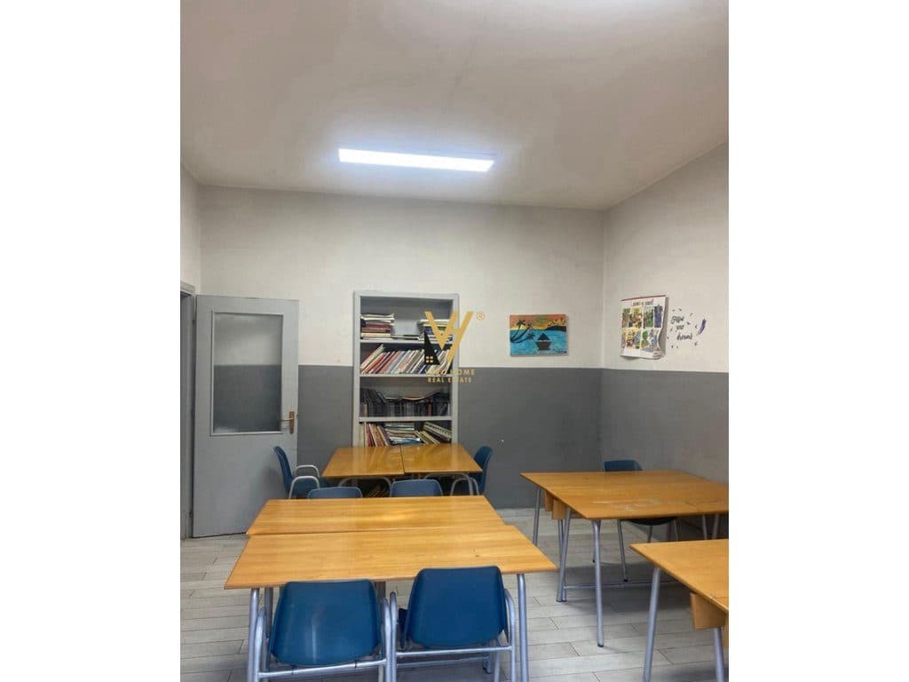 JEPET ZYRE 100 M2 ME QIRA TE RR.SAMI FRASHERI, BLLOK 780 EURO 2