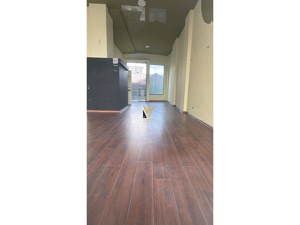 SHITET AMBIENT BIZNESI 75 M2 TE QYTETI STUDENTI 230.000 EURO 1