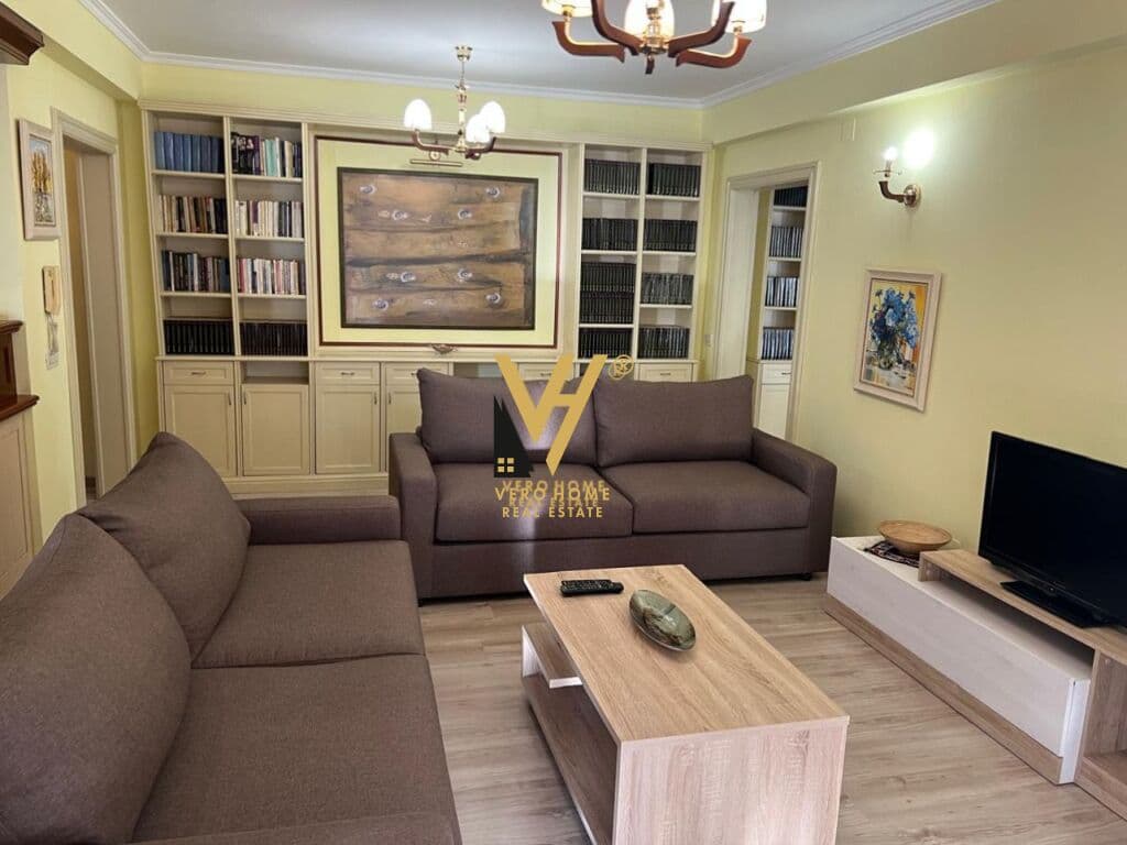 JEPET APARTAMENT 3+1+BLK ME QERA TE STACIONI I TRENIT 1.000 EURO