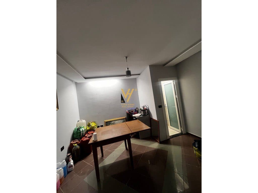 JEPET DYQAN 16 M2 ME QIRA TEK QYTETI STUDENTI 35.000 LEKE 2