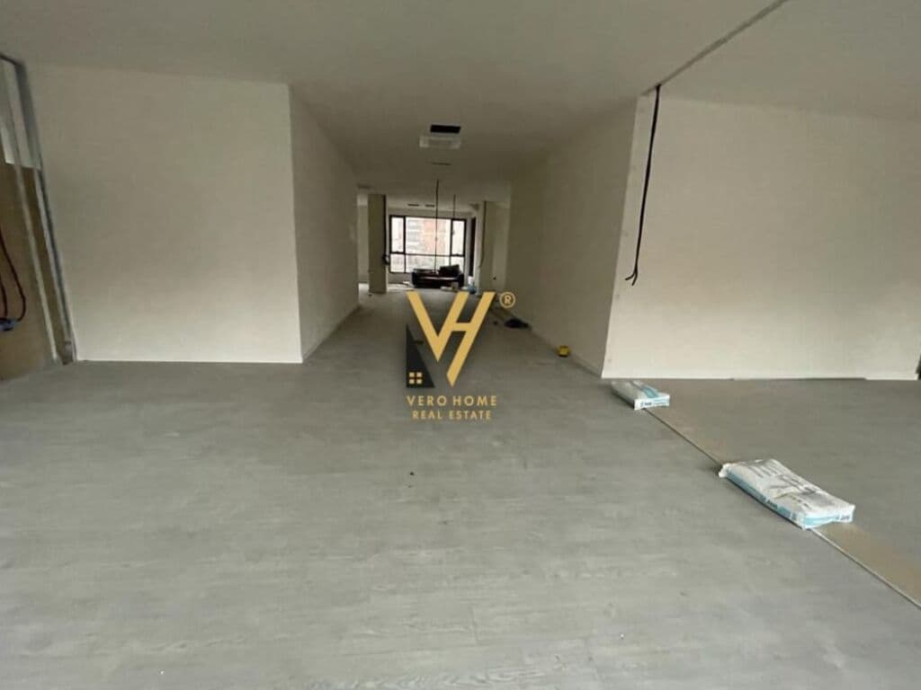 Jepet zyre me qera te Rruga Hoxha Tahsim 440 m2 2