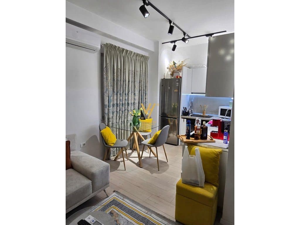 JEPET APARTAMENT 2+1+BLK ME QERA TE MINE PEZA 900 EURO 2