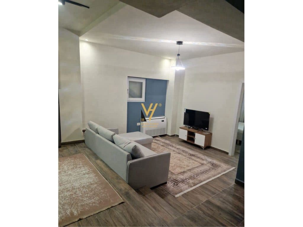 JEPET APARTAMENT 2+1 ME QERA TE STACIONI I TRENIT 70.000 LEKE