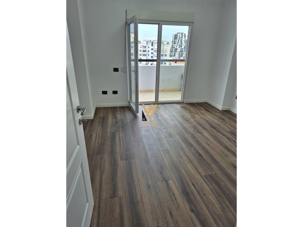 SHITET APARTAMENT 1+1+BLK TE BLVD. ZOGU I PARE 18.000.000 LEKE