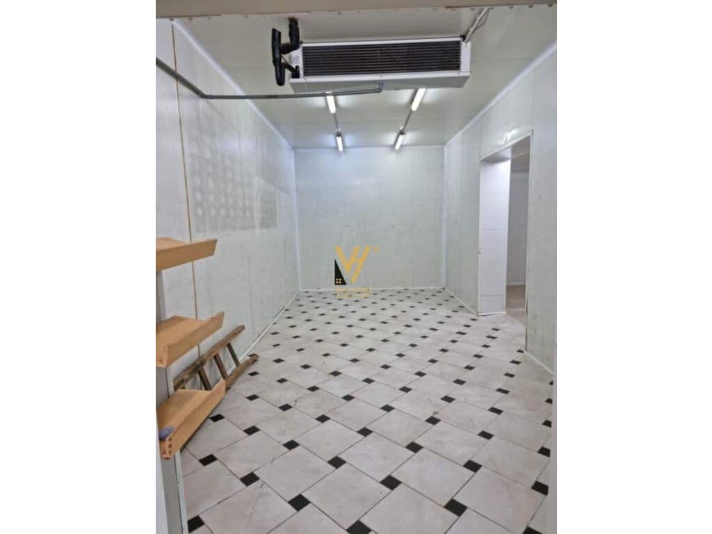 Shitet magazine ne Selite 282 m2