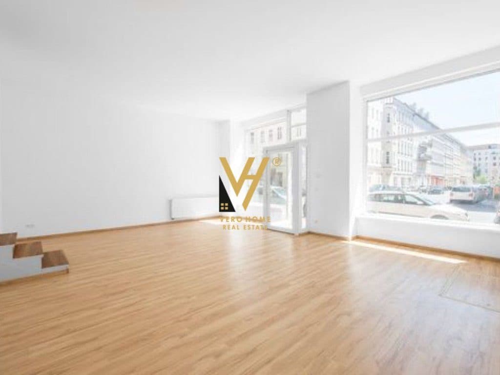 JEPET DYQAN 80 M2 ME QERA TE RRUGA E DIBRES 1.600 EURO