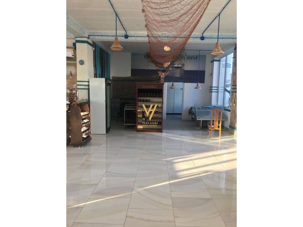 Jepet Bar-Restorant me qera te Tegu 1200 m2 4