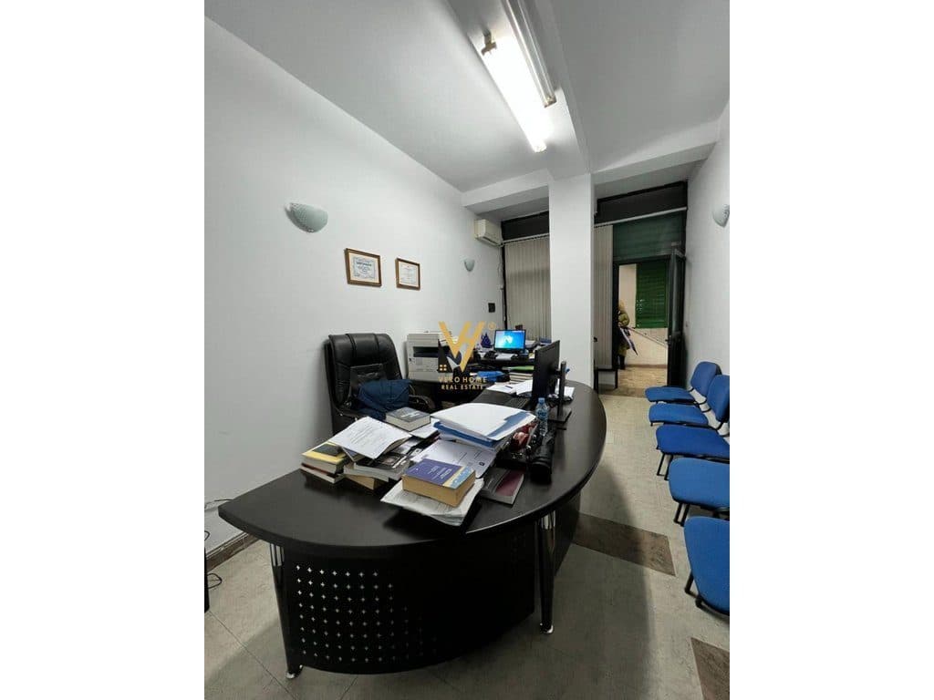 SHITET AMBIENT BIZNESI 25M2 TE ISH EKSPOZITA 52.000 EURO